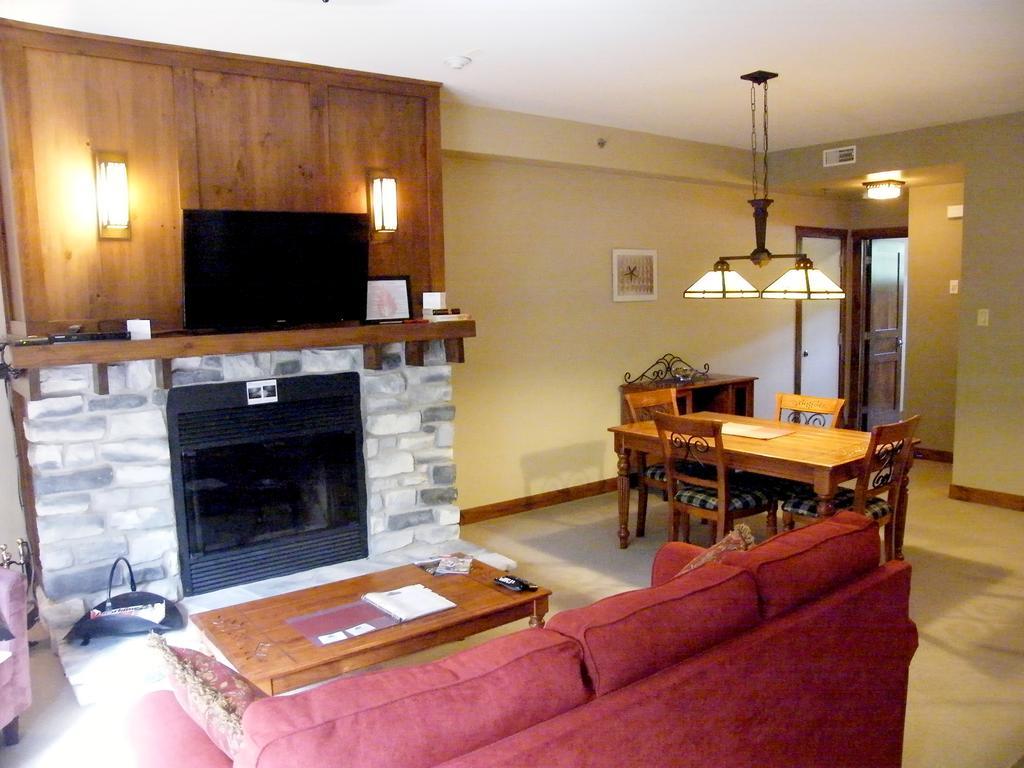 Apartamento Tremblant Les Eaux - Location Adp Mont-Tremblant Exterior foto