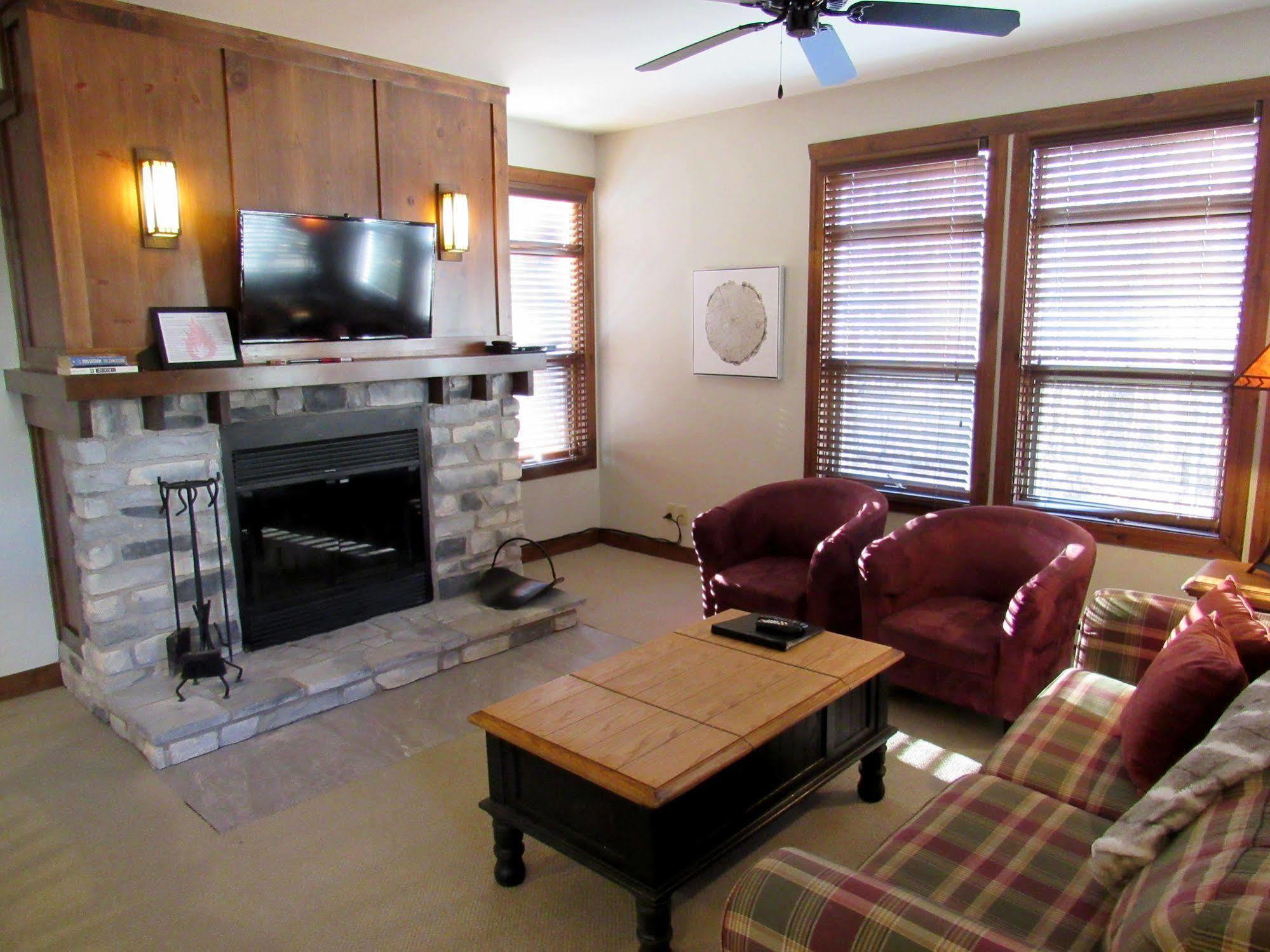 Apartamento Tremblant Les Eaux - Location Adp Mont-Tremblant Exterior foto